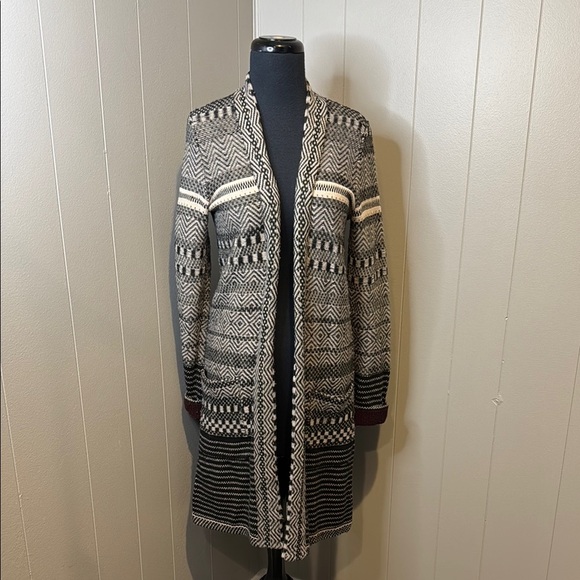 Z Angel Of The North Women’s Small Cozy Black and Gray Cardigan Sweater - Picture 1 of 6